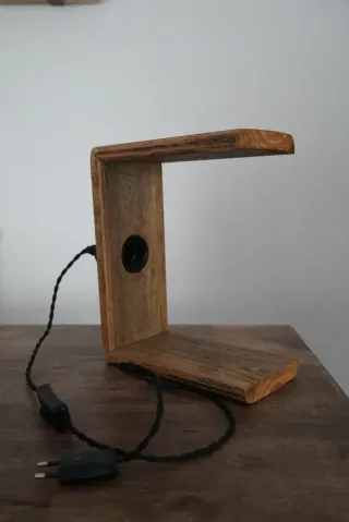 Lámpara de mesa madera artesanal