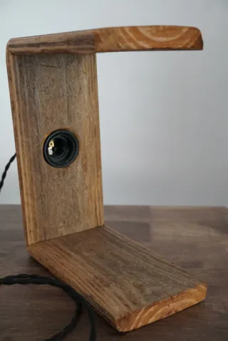 Lámpara de mesa madera artesanal
