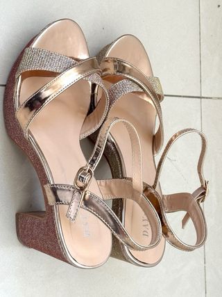 Sandalias DAY-VINE Rosado/Dorado Talla 38