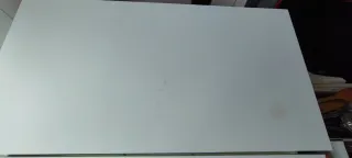 Cómoda blanca Ikea con diseño de conchas