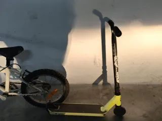 Bicicleta y patinete infantil