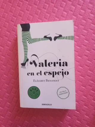 Valeria en blanco y negro Valeria en el espejo