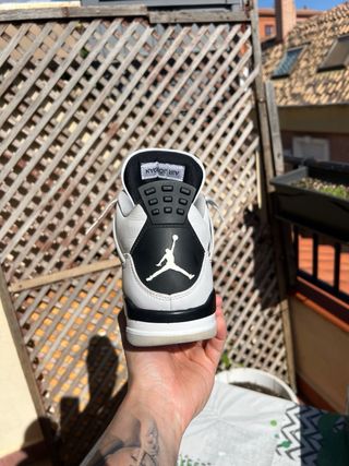 Air Jordan 4 Military Black