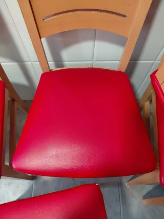 Sillas comedor madera y polipiel rojo