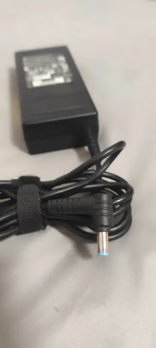 Cargador Delta 90W 19V 4.74A ADP-90CD DB