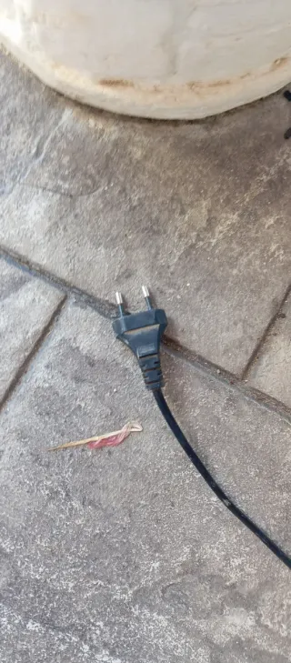 TV 40 Marco Roto y Leds Dañados