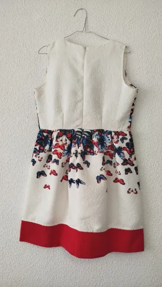 Vestido de cóctel con mariposas