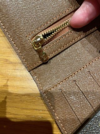 Monedero simil marca de lujo Marrón Dorado