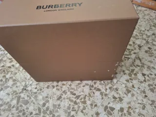 Gorra Burberry Beige y Negra