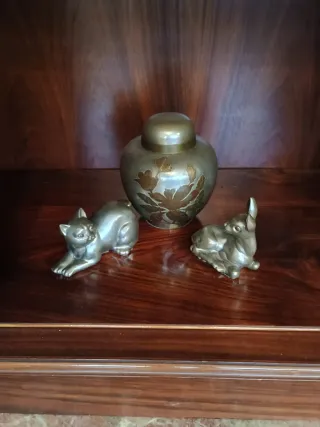 Figura ciervo metal, gato y figura