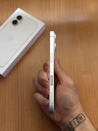 iPhone 16 Bianco 100% Batteria