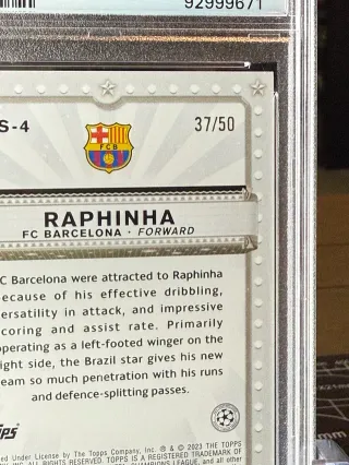 Cromo Topps 2022 numerado Raphina - PSA 10 - POP 1