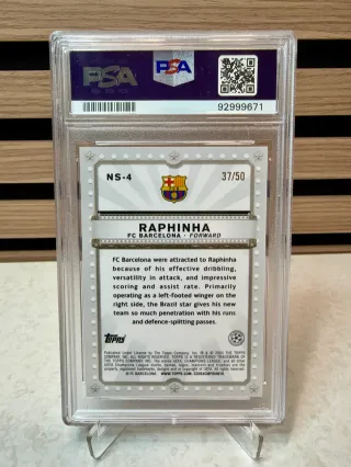 Cromo Topps 2022 numerado Raphina - PSA 10 - POP 1