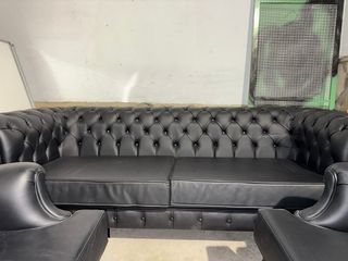 Sofá de cuero auténtico y sillones