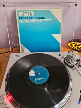 Fedde Le Grande - Put Your Hands Up For Detroit