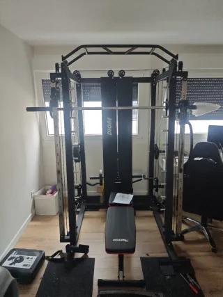 Banco de pesas y Smith DIOME