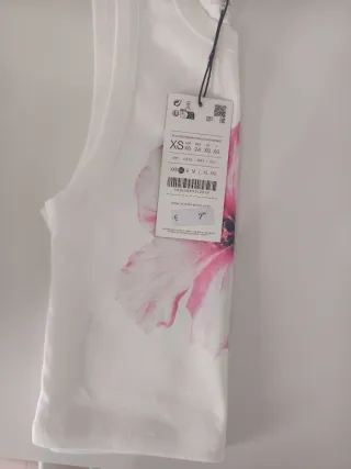 Camiseta tirantes Stradivarius flor rosa XS