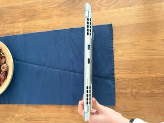 Portátil Gigabyte Aero 14 OLED