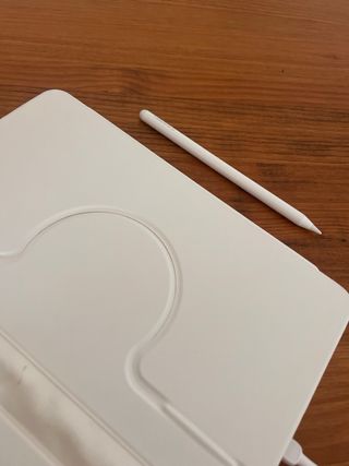 iPad 8ª Gen Plata + Funda con teclado + lápiz