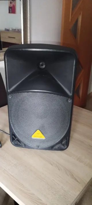 Altavoz Behringer B112MP3