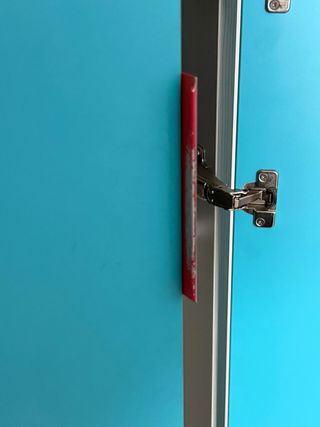 Armario esquinero madera blanco y azul