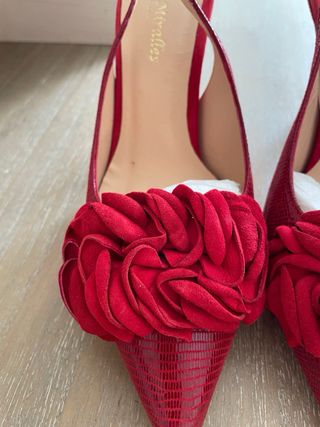 Zapatos de tacón rojos para eventos