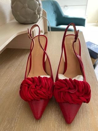 Zapatos de tacón rojos para eventos