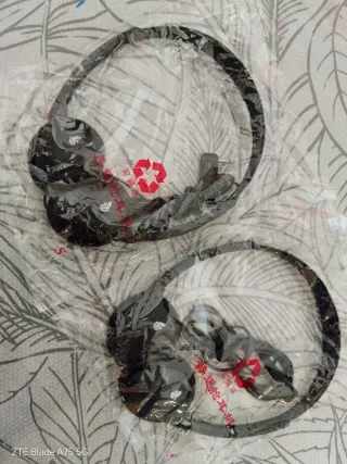 2 Auriculares con micrófono negros