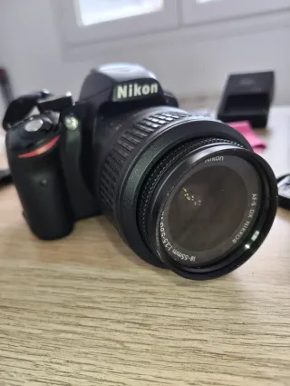 Nikon D3200 kit 18-55 con extras y caja