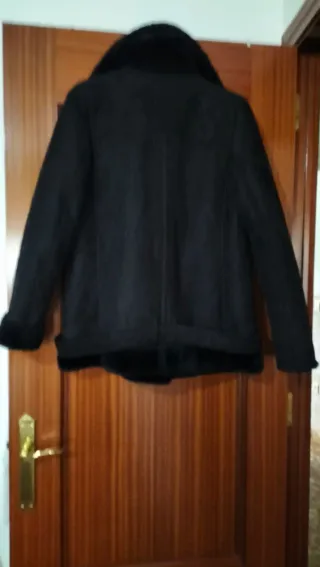 Chaqueta abrigo negra con pelo