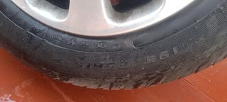 Rueda con llanta Peugeot