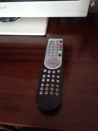 Televisor Nevir Beige con Mando y Antena TDT