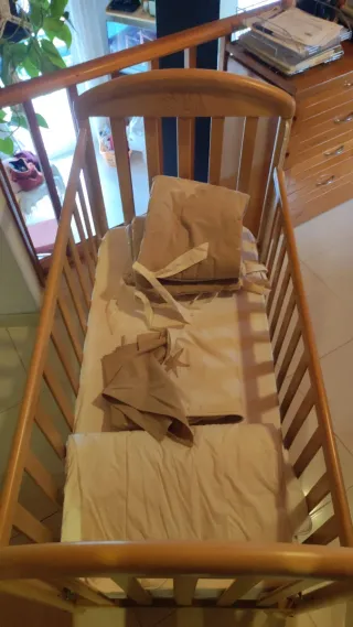 Cuna de madera