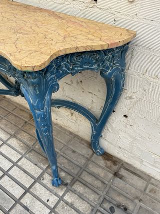 Consola de madera y mármol