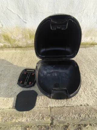 Baúl Shad 33L Negro