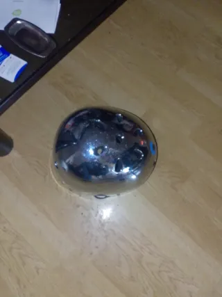 Casco de bicicleta cromado