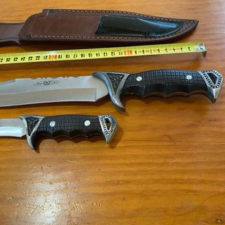 Nieto de colección con funda de cuero