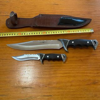 Nieto de colección con funda de cuero