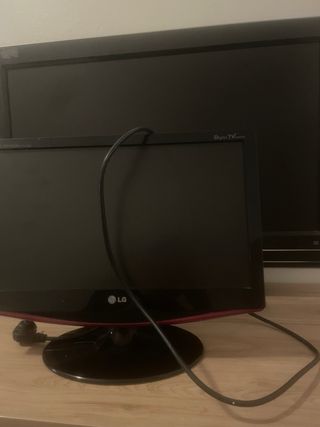 Televisión LG Negra y Roja