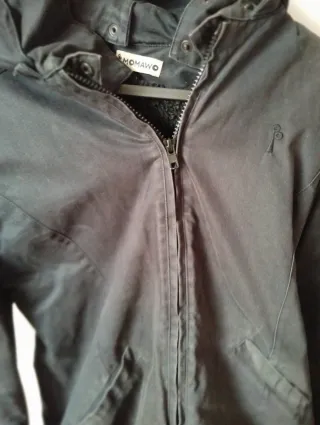 Chamarra Momawo Negra