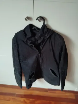 Chamarra Momawo Negra