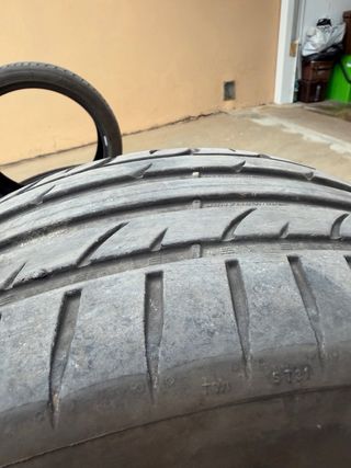 Neumáticos 225/40 R18 92Y y 255/35 R18 94W