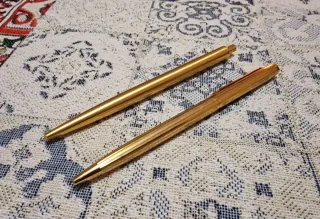 2 Penne Vintage Dorate Anni '80 ottime condizioni.