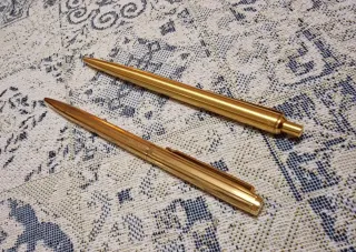 2 Penne Vintage Dorate Anni '80 ottime condizioni.