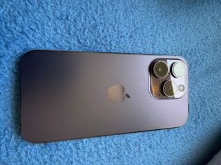 iPhone 14 Pro viola