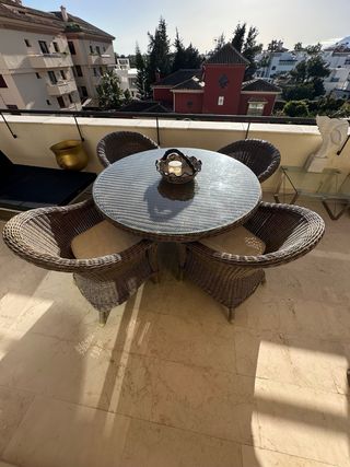 Mesa y 4 Sillas Jardín Mimbre y Crista