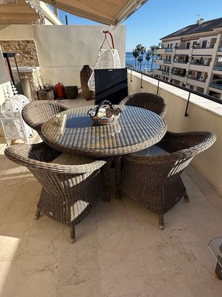 Mesa y 4 Sillas Jardín Mimbre y Crista