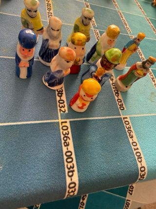 11 figuras Reyes Magos cerámica pintada a mano