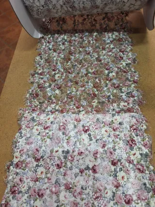 Pizzo floreale a metro H25 cm