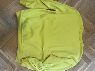 Sudadera Bershka amarilla oversize